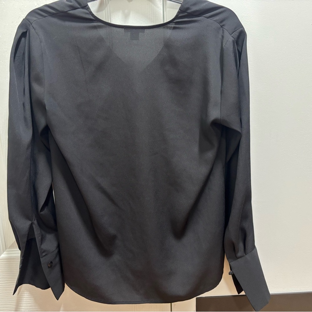 Ann Taylor Classic Black Blouse EUC Women’s size XS - Picture 2 of 5